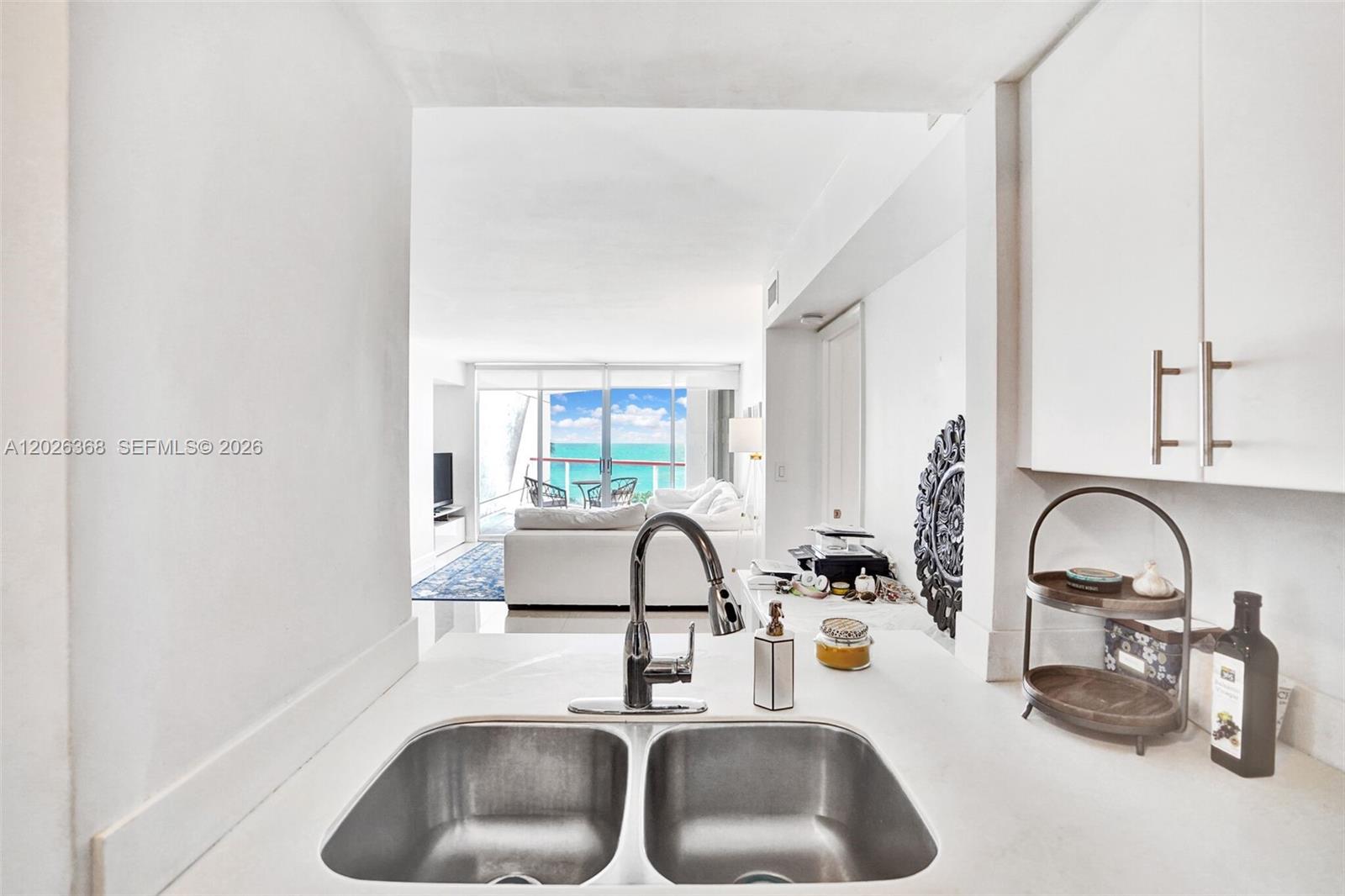 6767 Collins Ave # 408