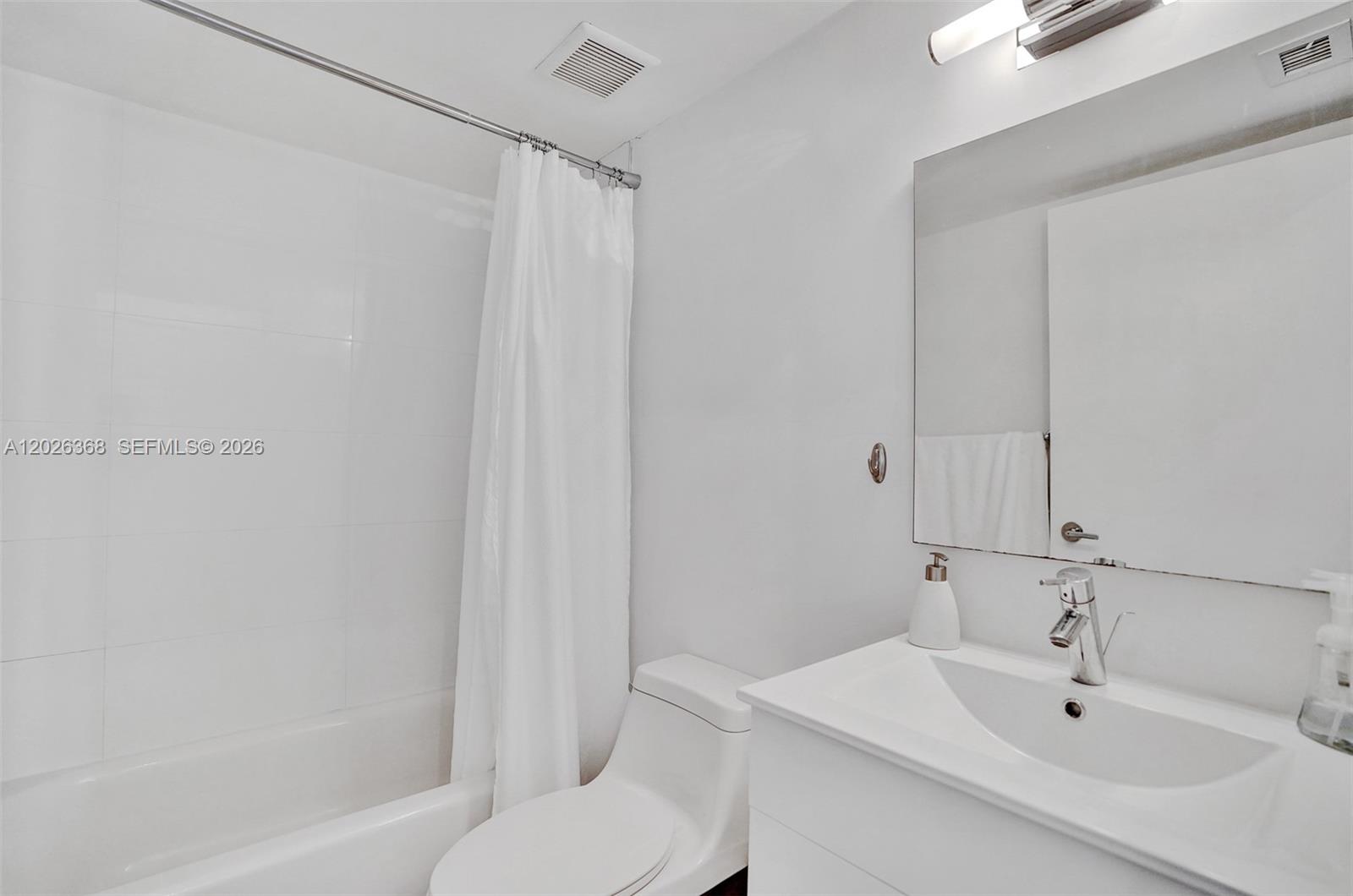 6767 Collins Ave # 408