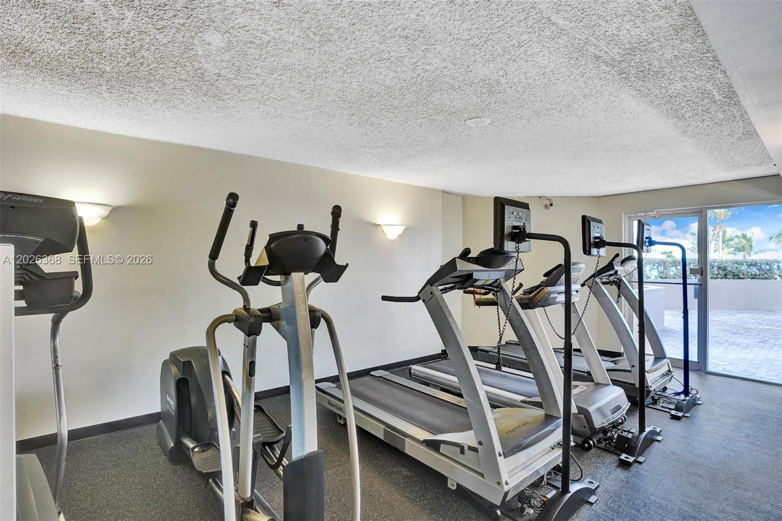 6767 Collins Ave # 408
