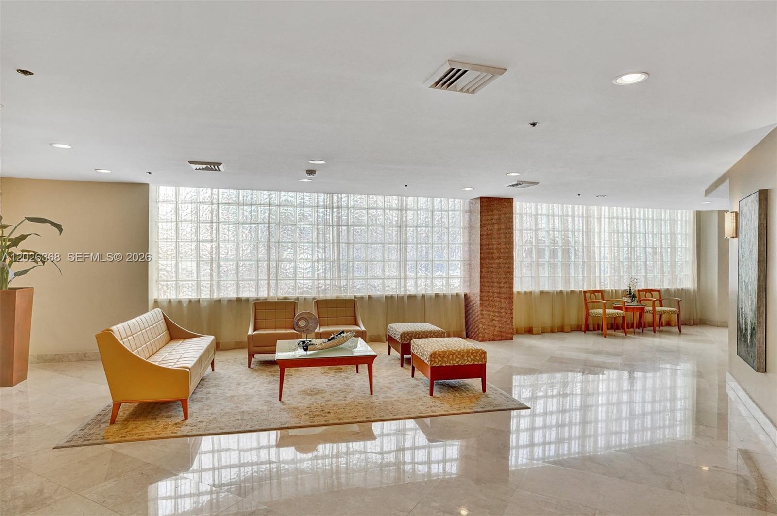 6767 Collins Ave # 408