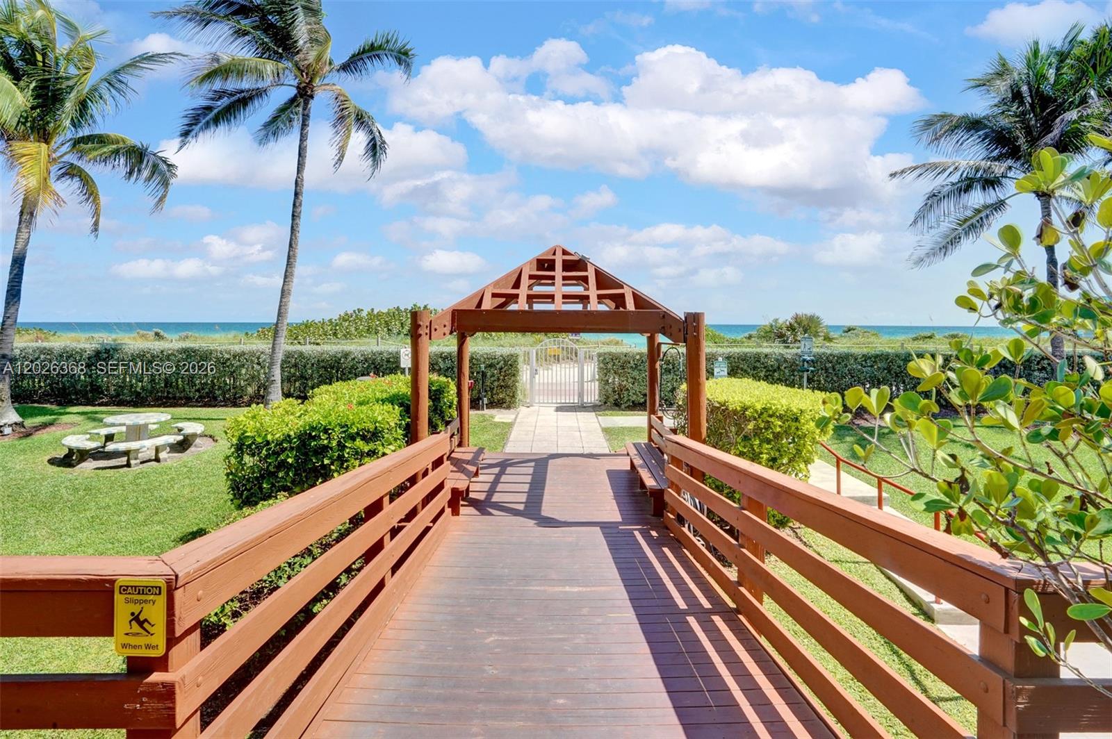 6767 Collins Ave # 408