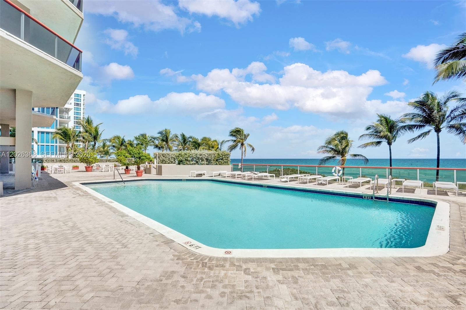 6767 Collins Ave # 408