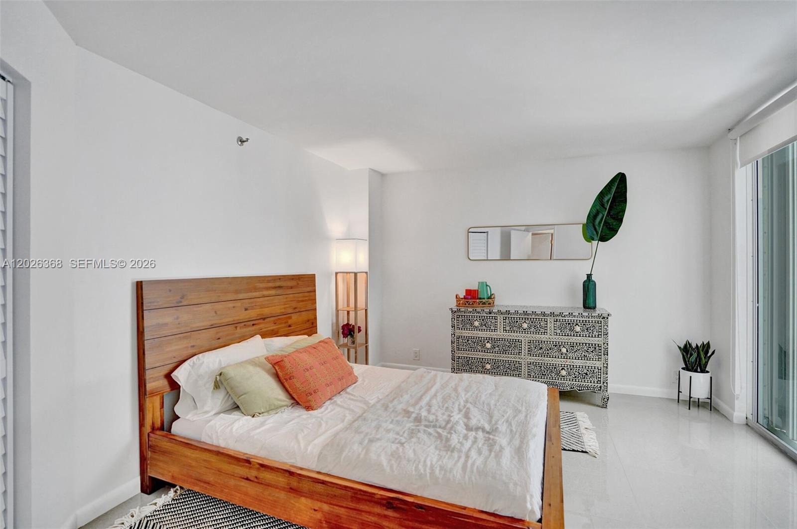 6767 Collins Ave # 408