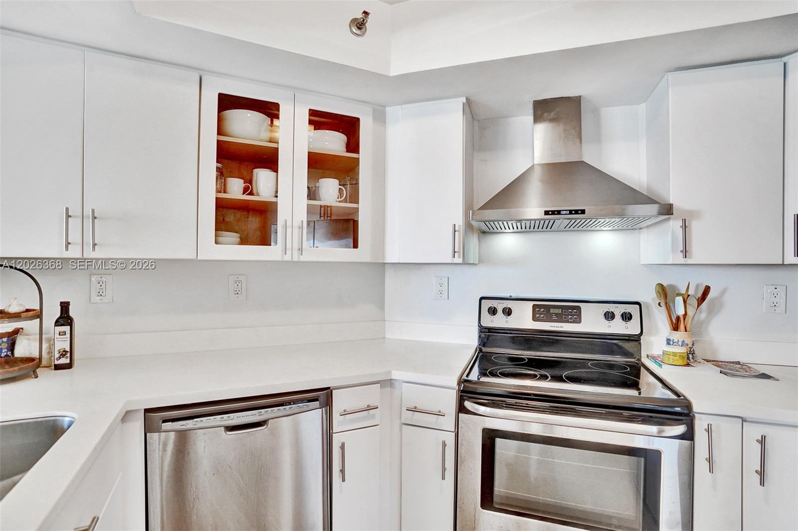 6767 Collins Ave # 408