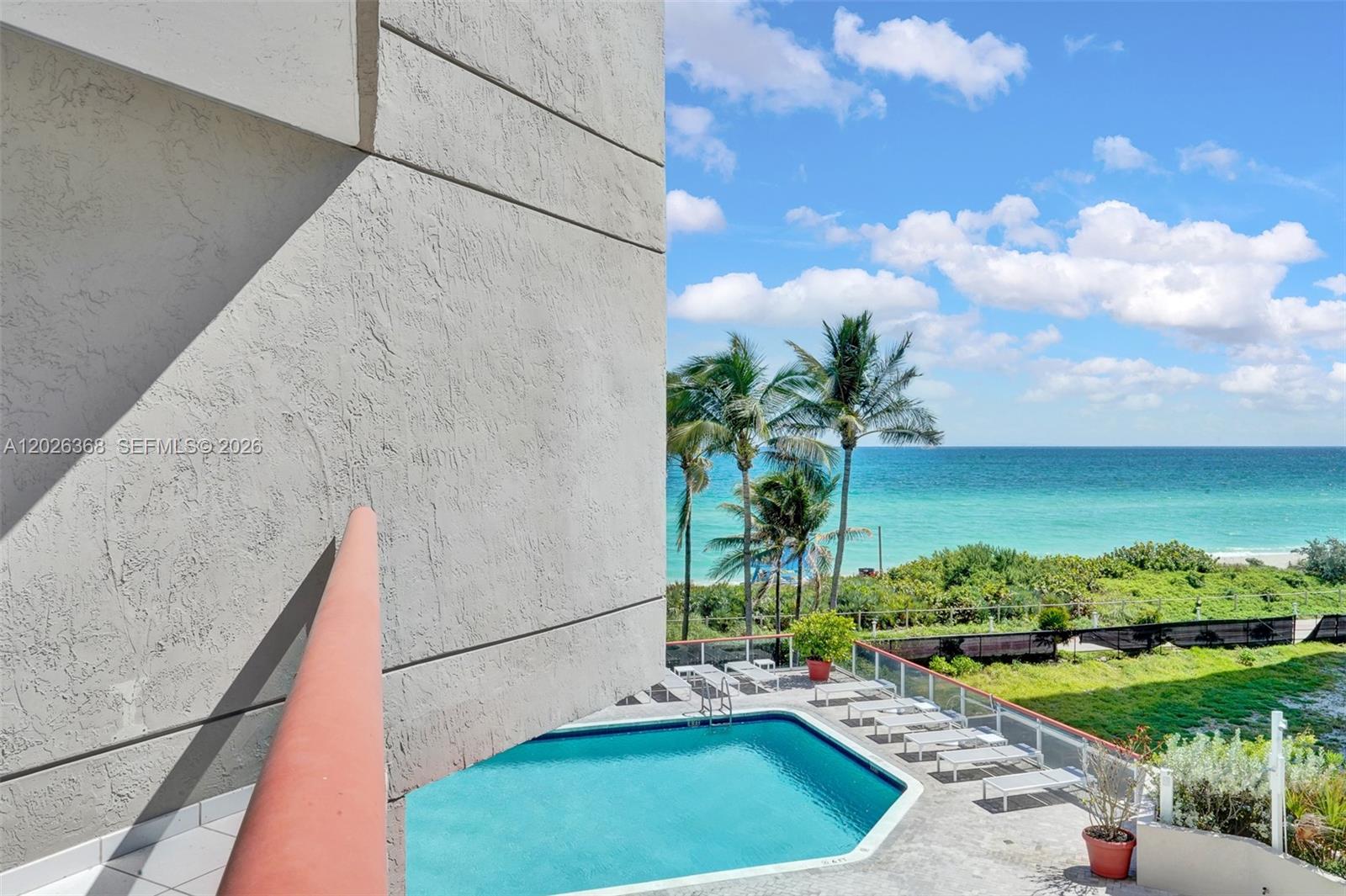 6767 Collins Ave # 408