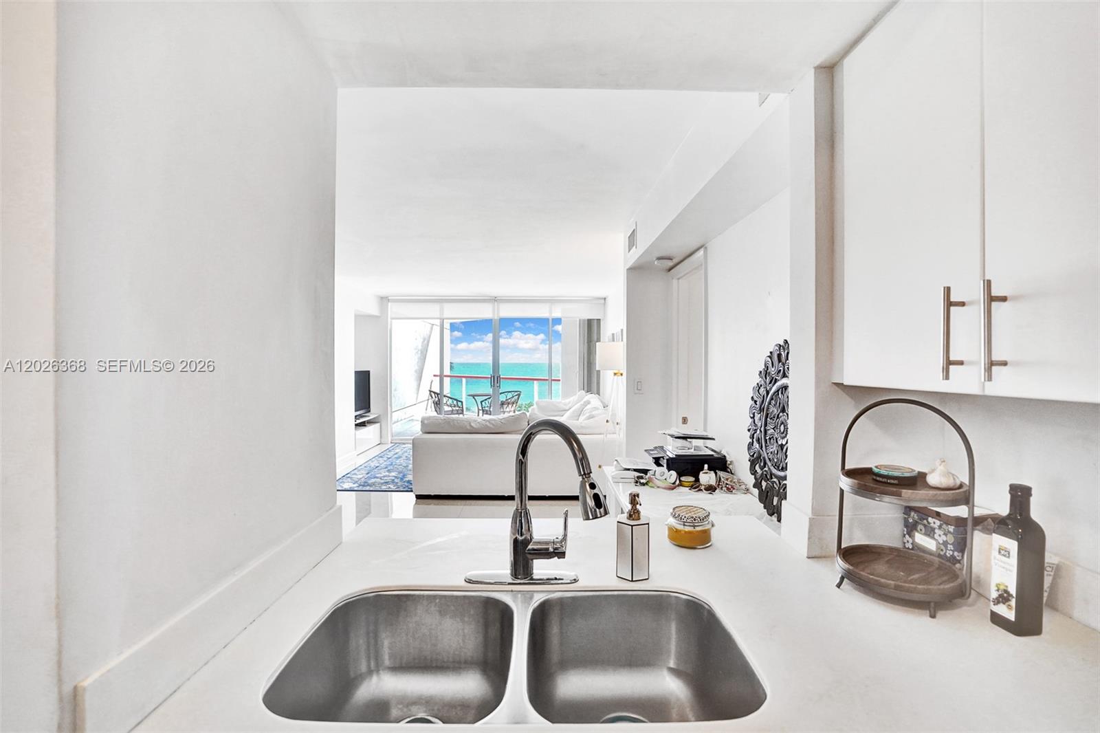 6767 Collins Ave # 408