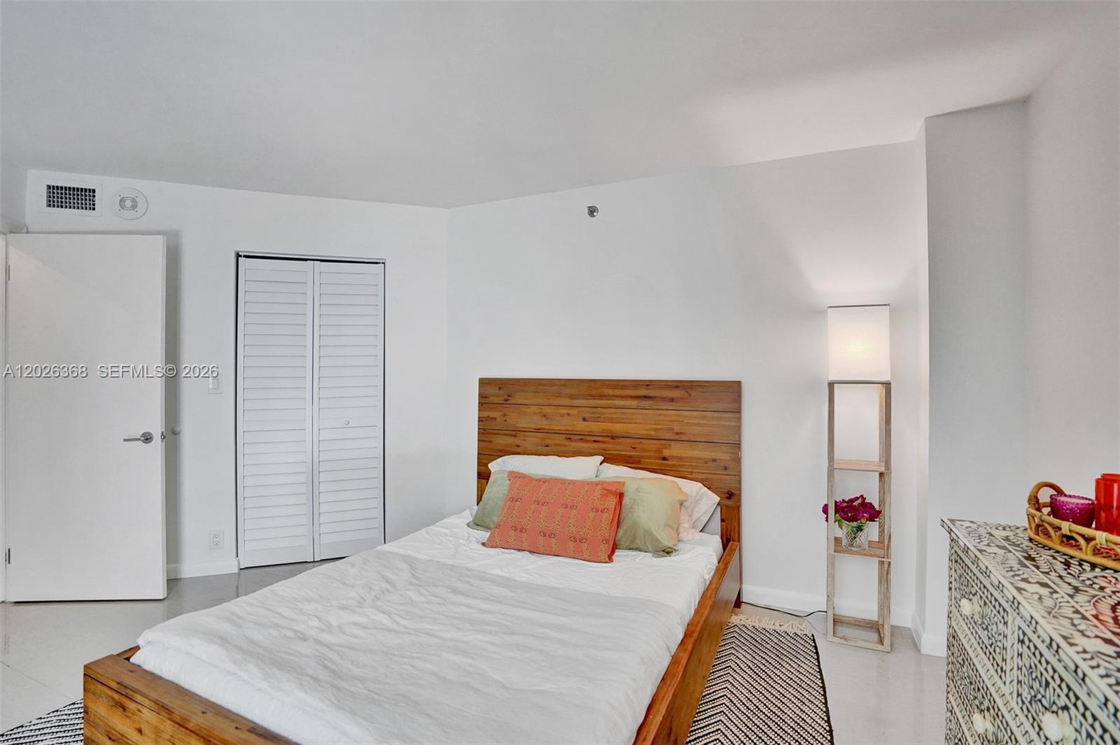 6767 Collins Ave # 408