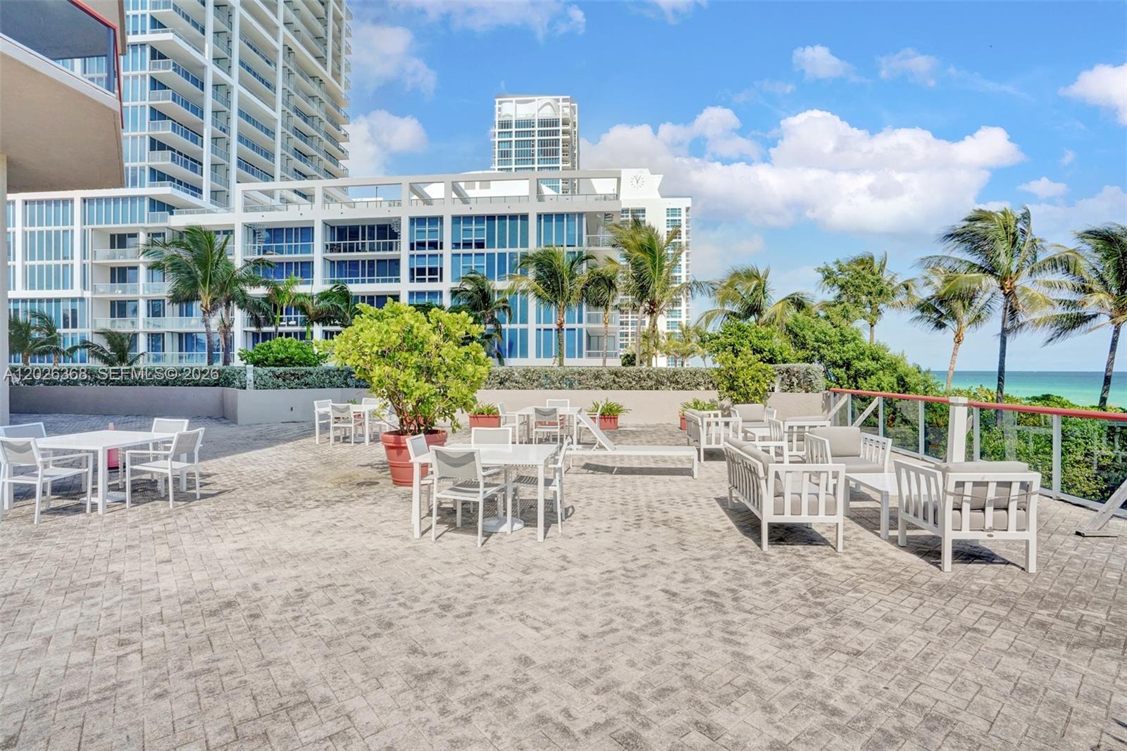 6767 Collins Ave # 408