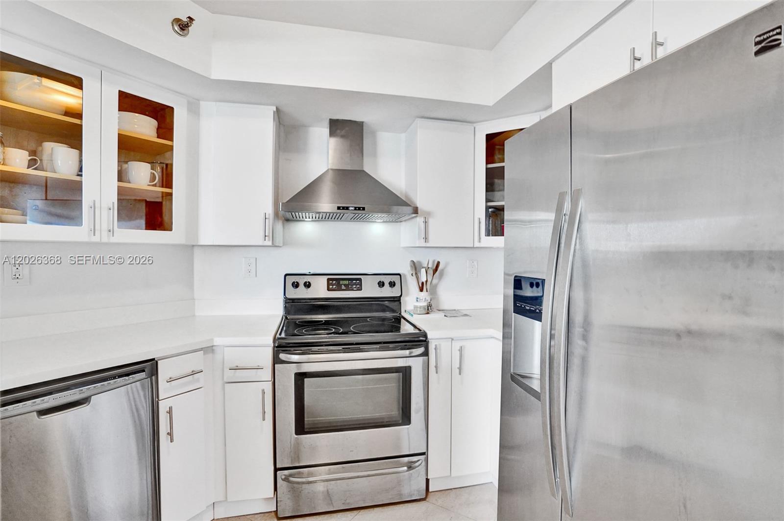 6767 Collins Ave # 408