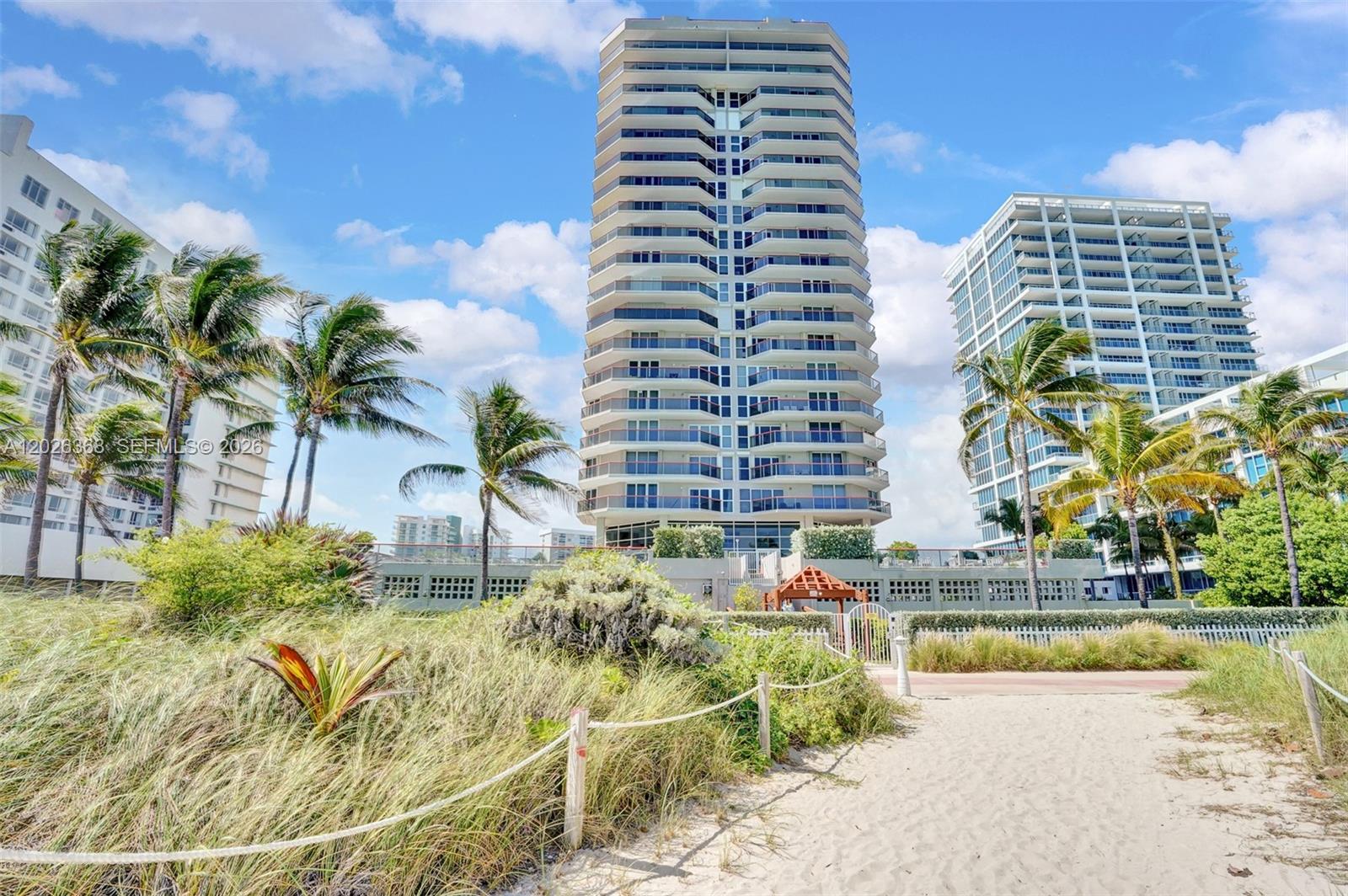 6767 Collins Ave # 408