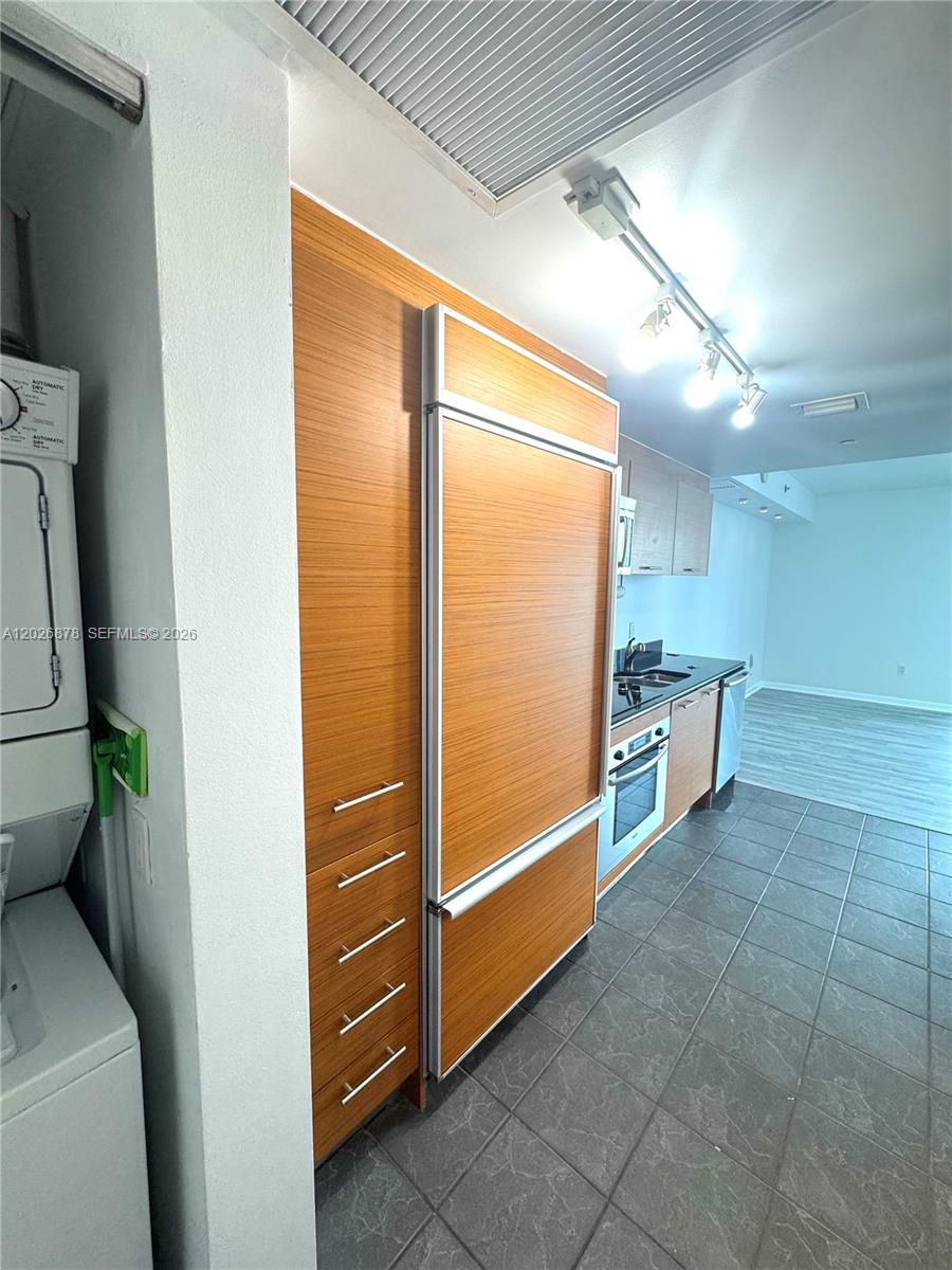 50 Biscayne Blvd # 3303