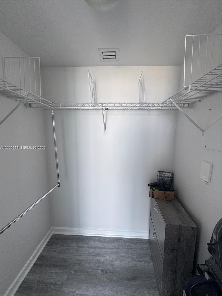 50 Biscayne Blvd # 3303