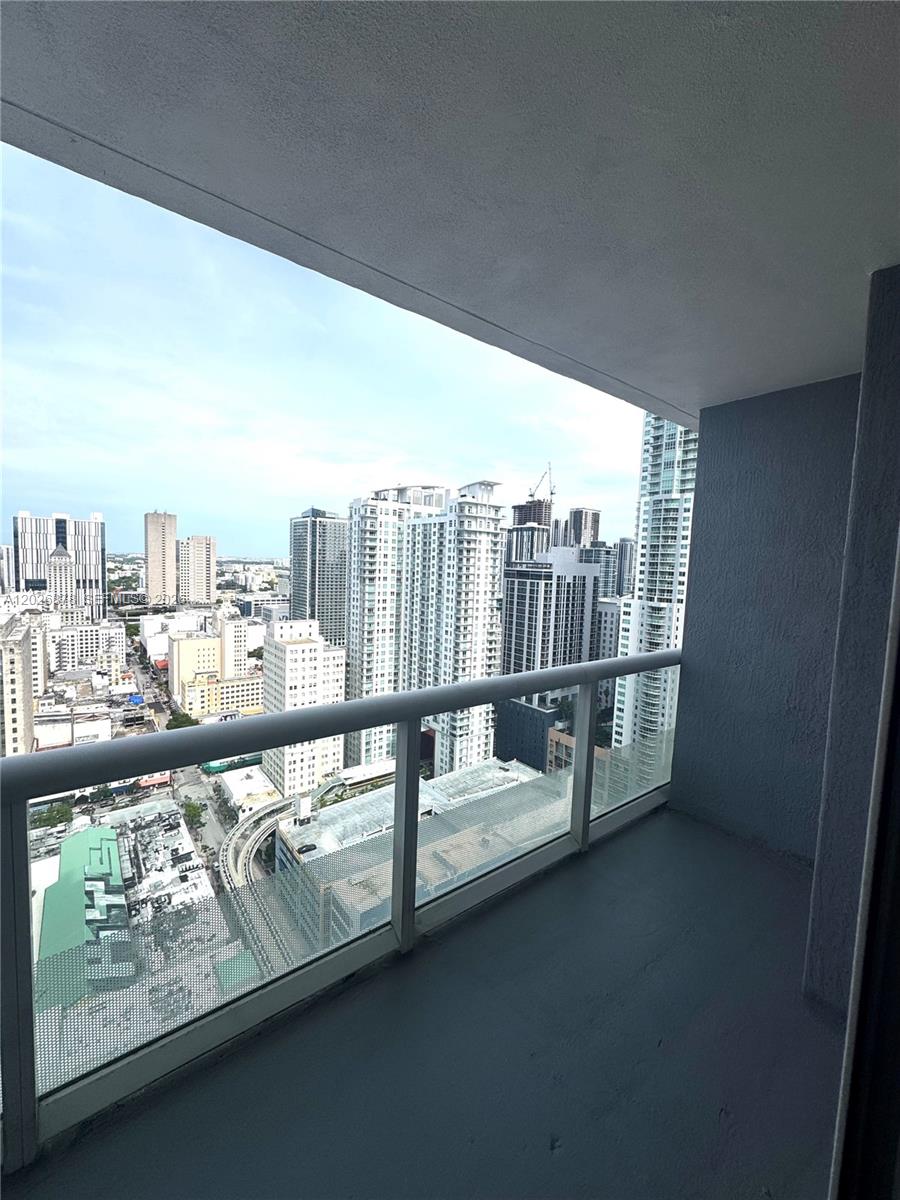 50 Biscayne Blvd # 3303