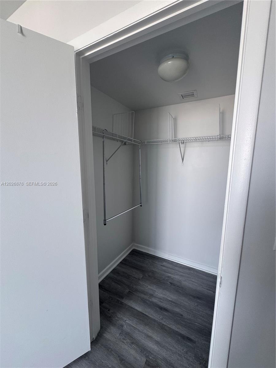 50 Biscayne Blvd # 3303
