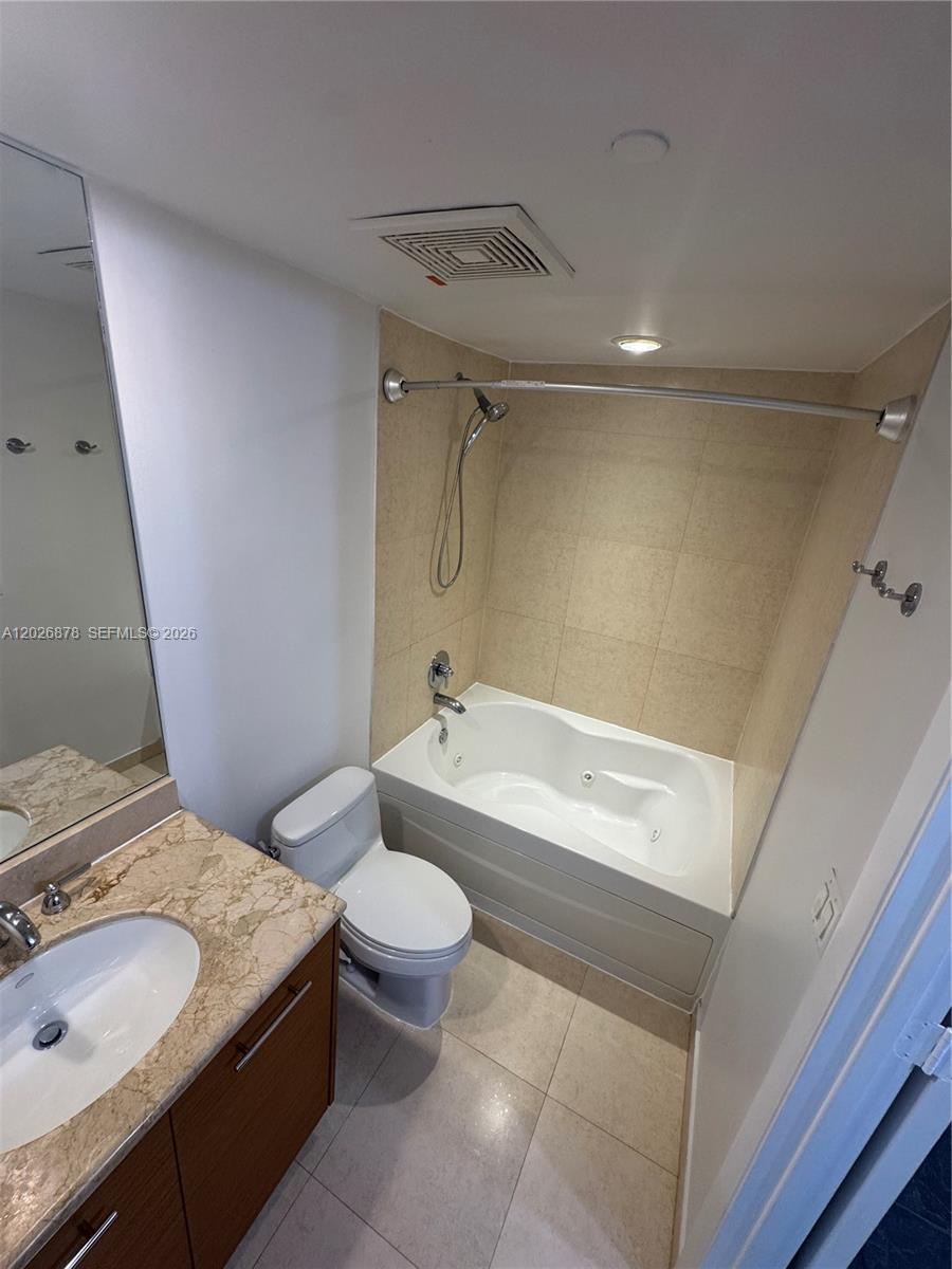 50 Biscayne Blvd # 3303