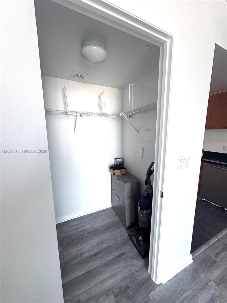 50 Biscayne Blvd # 3303