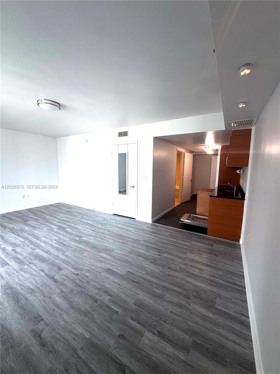 50 Biscayne Blvd # 3303