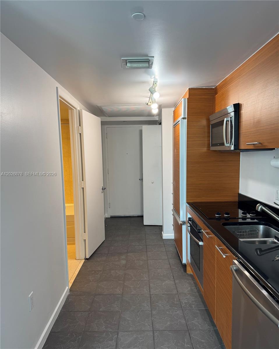 50 Biscayne Blvd # 3303