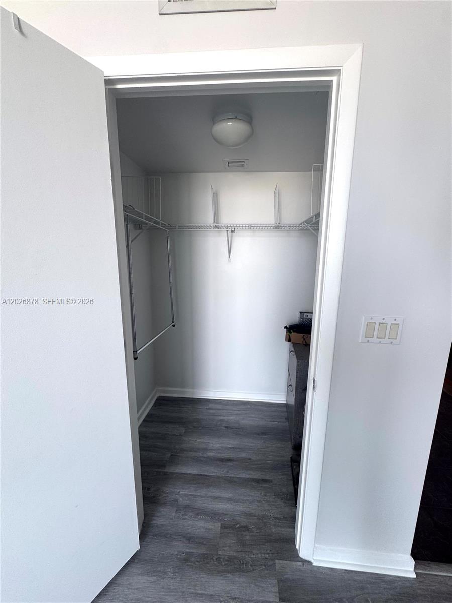 50 Biscayne Blvd # 3303
