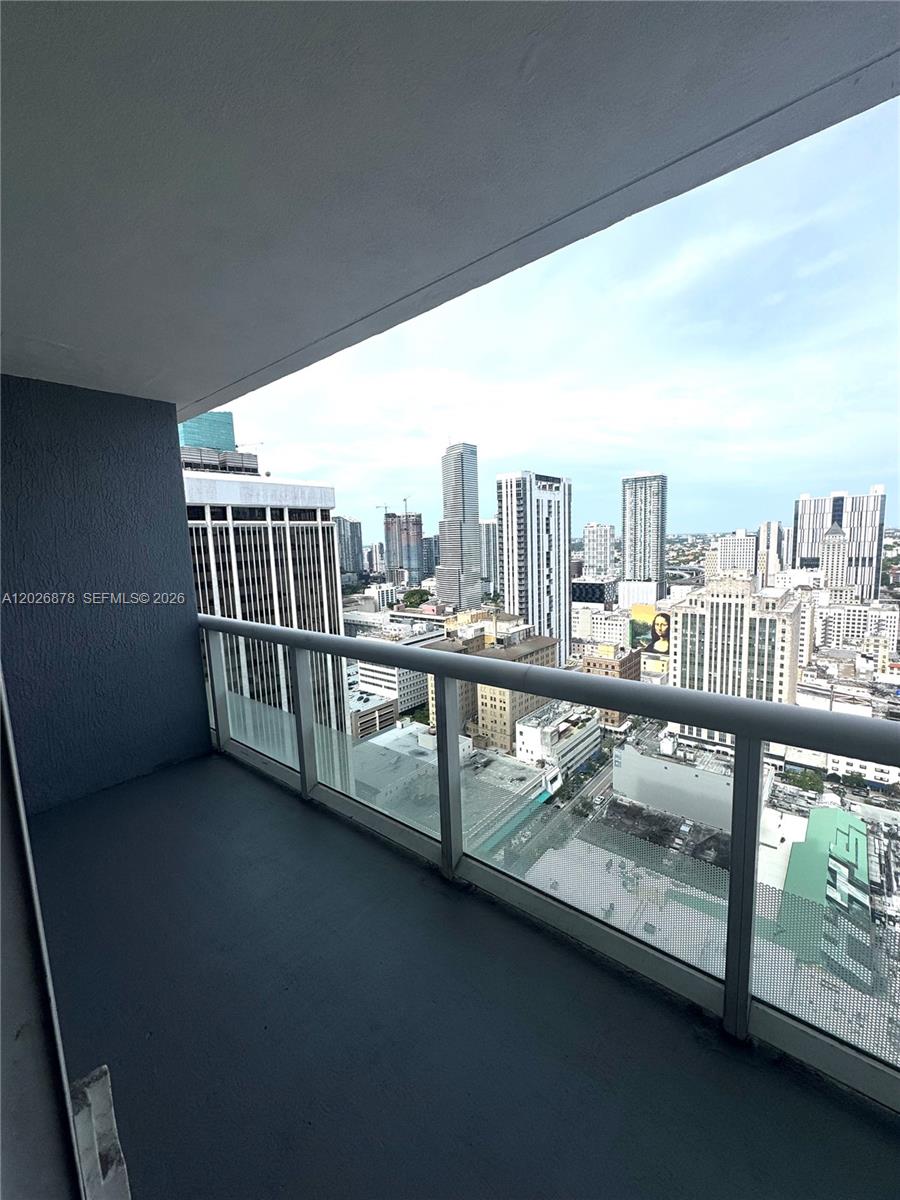 50 Biscayne Blvd # 3303