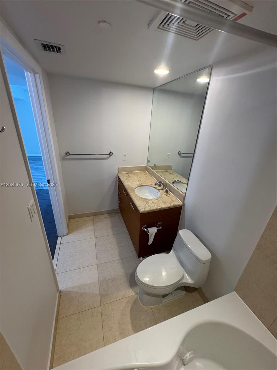 50 Biscayne Blvd # 3303
