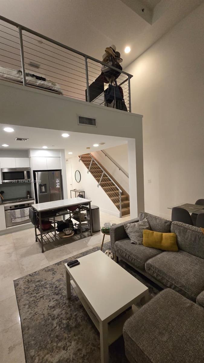 1050 Brickell Ave # 816