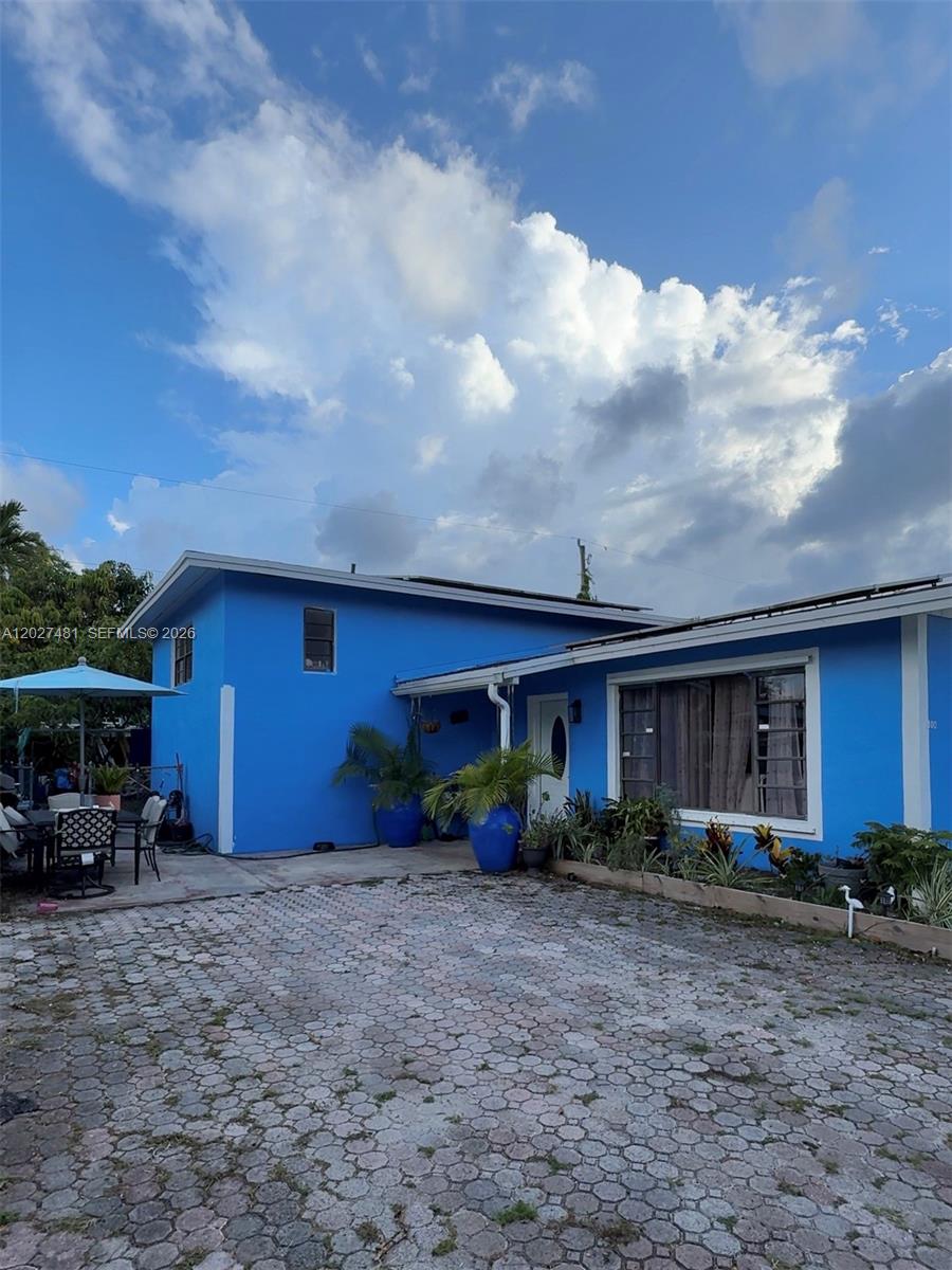 1300 NE 203rd St