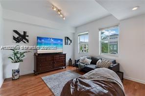 11002 NW 83rd St # 204