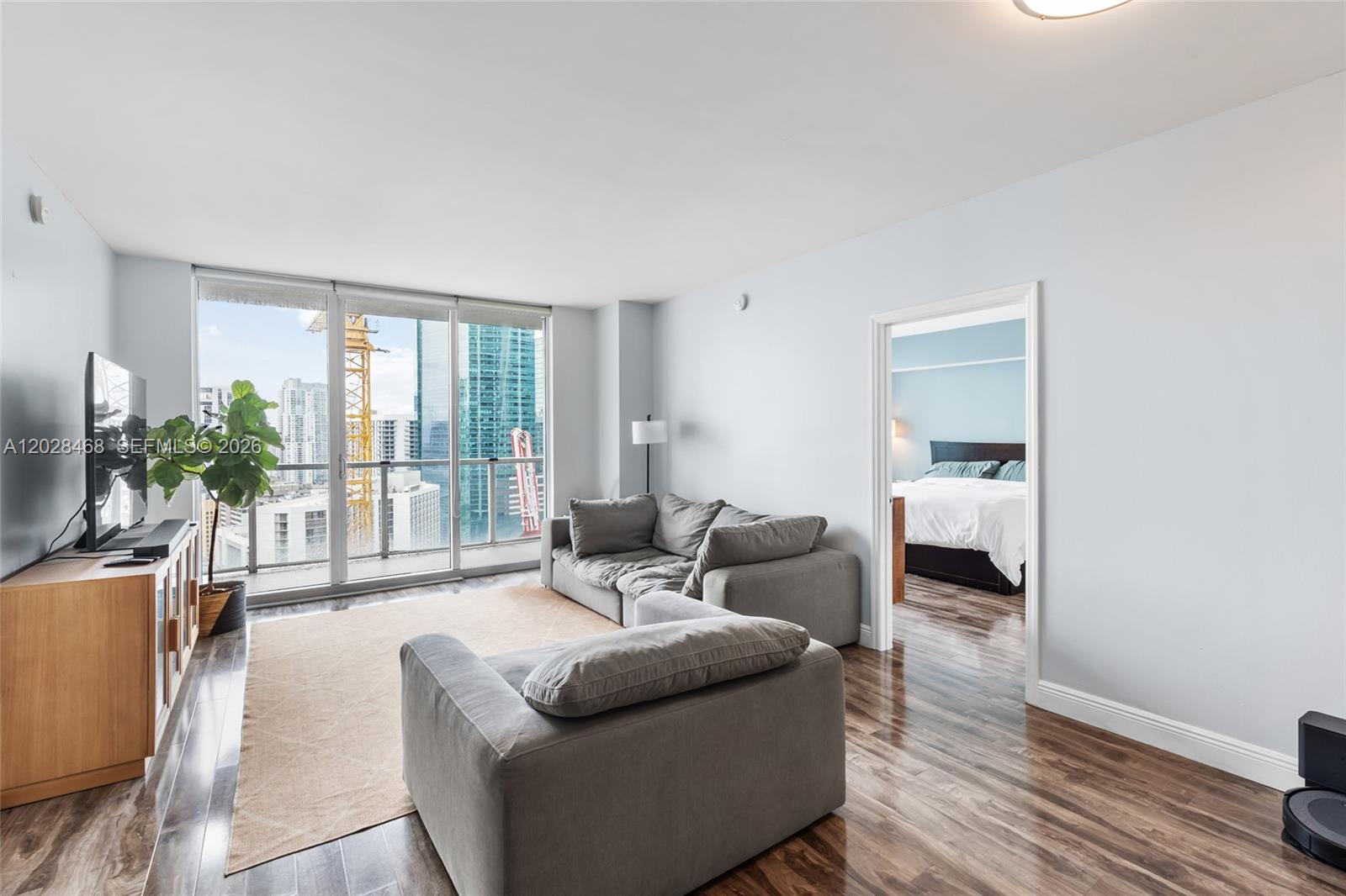 55 SE 6th St # 3303
