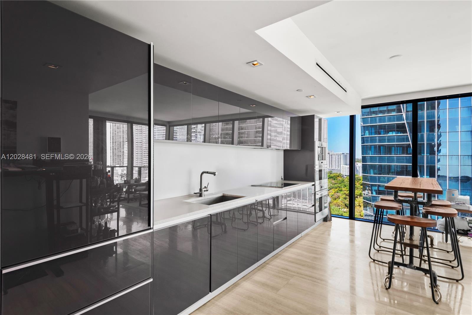 1451 Brickell Ave # 1706