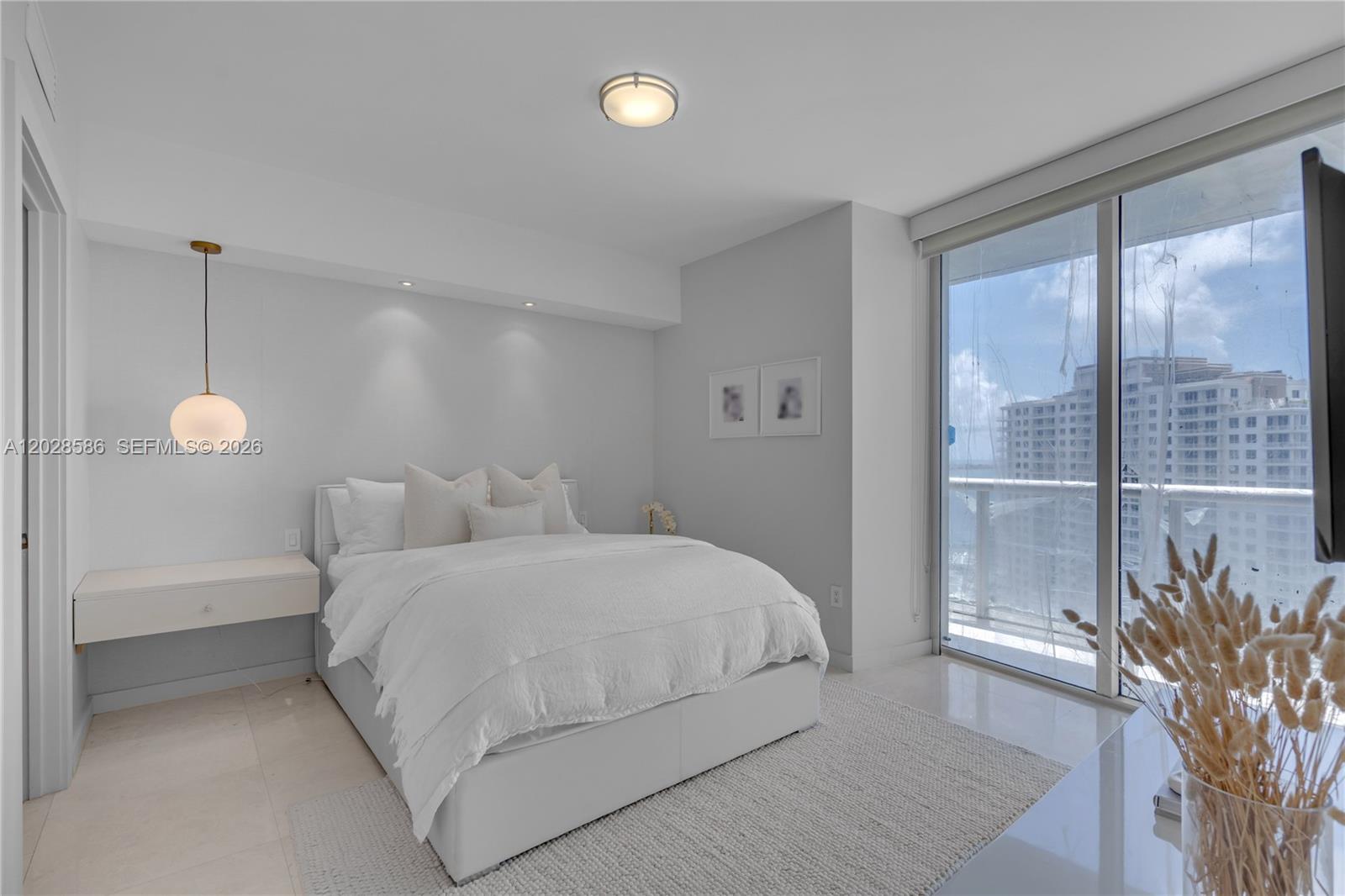 465 Brickell Ave # 2703
