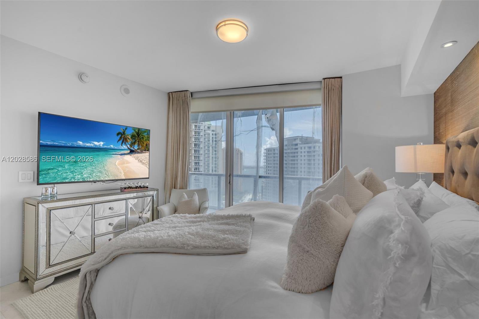465 Brickell Ave # 2703