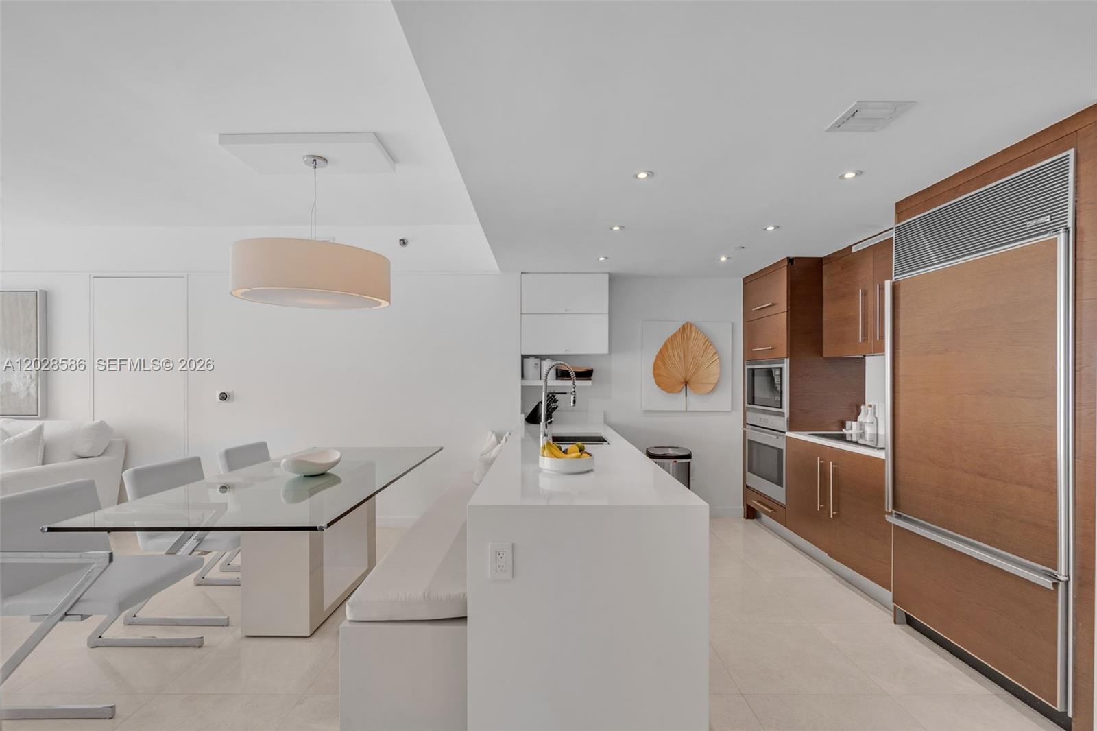 465 Brickell Ave # 2703
