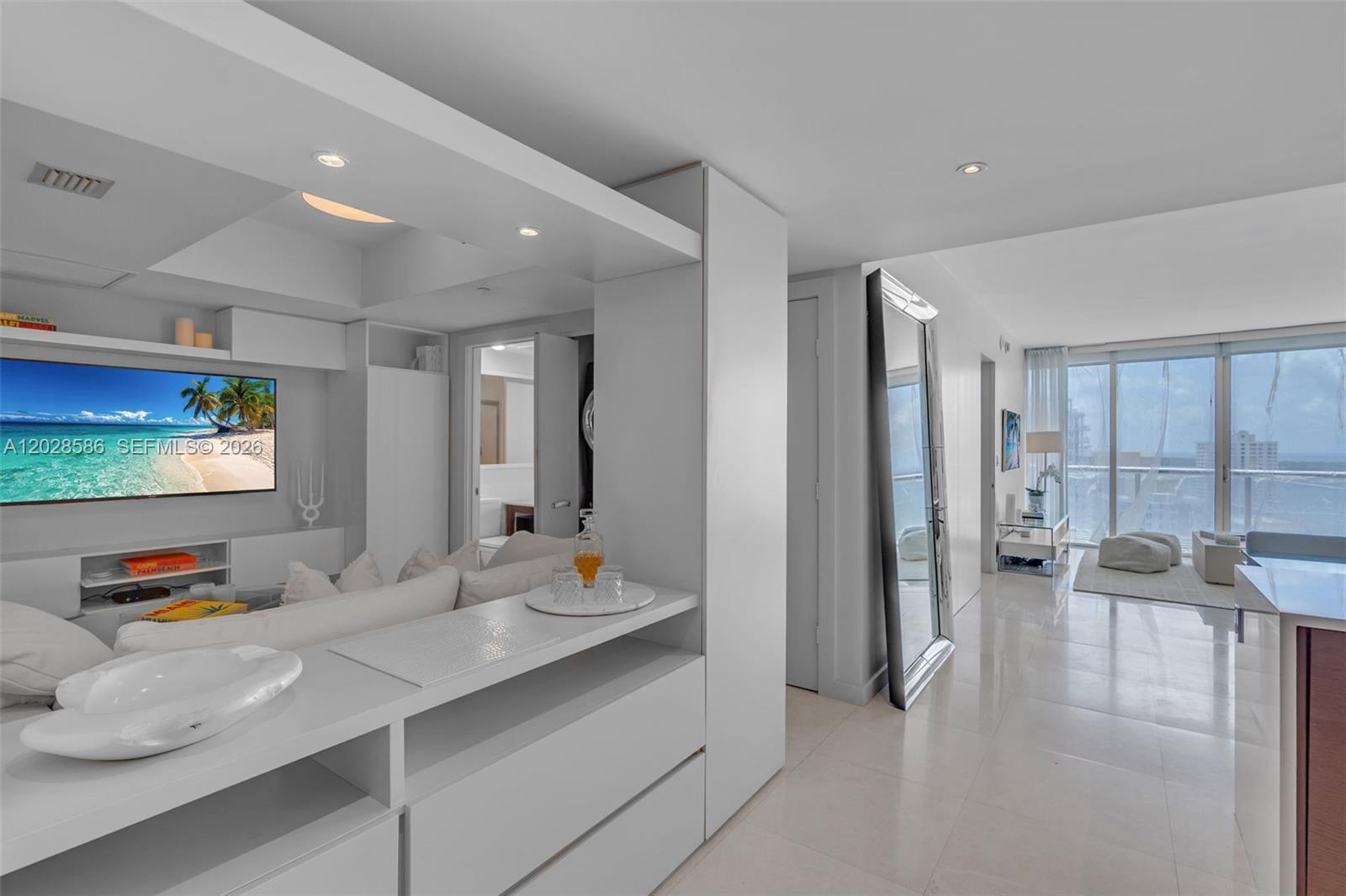 465 Brickell Ave # 2703