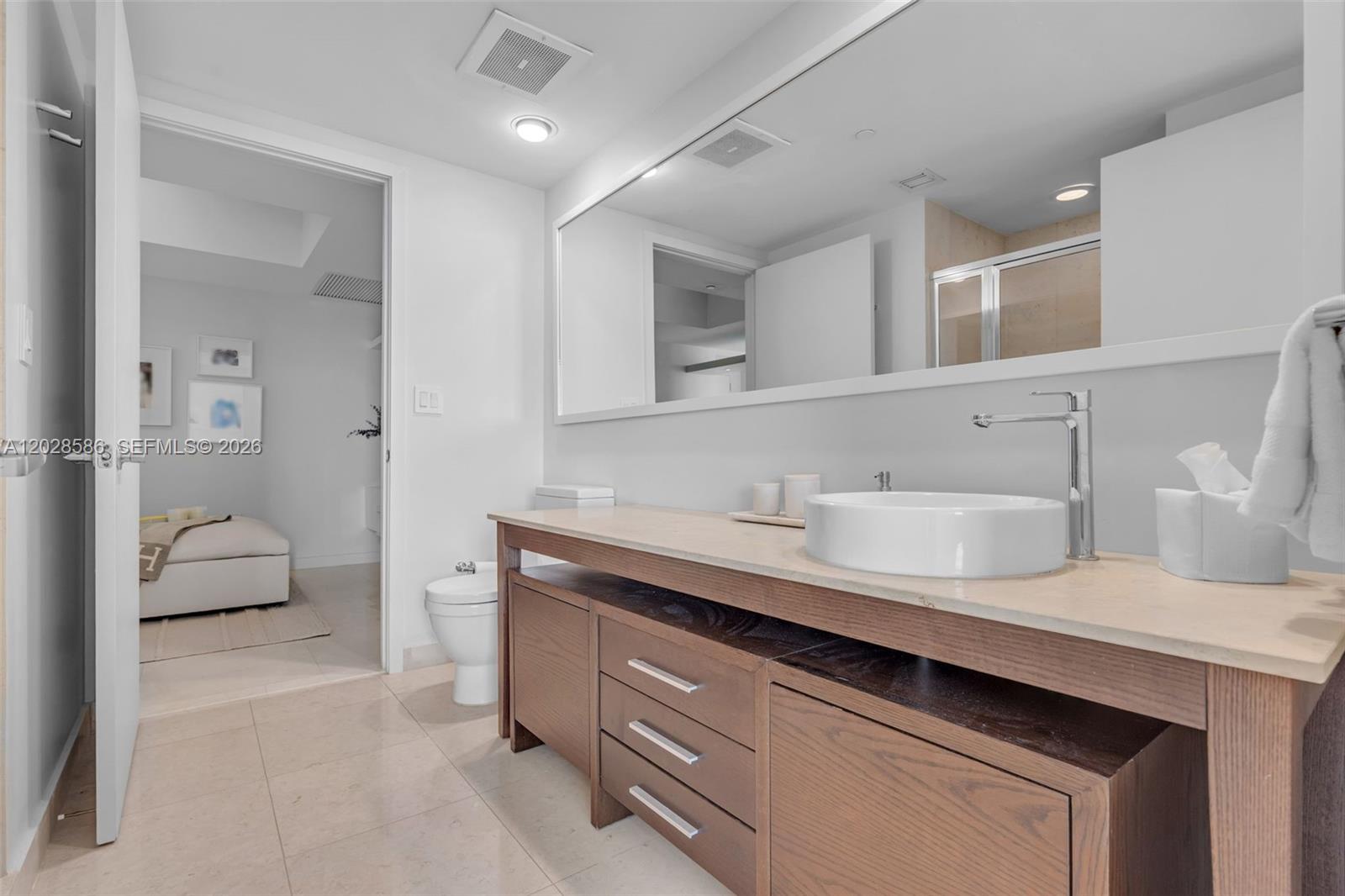 465 Brickell Ave # 2703