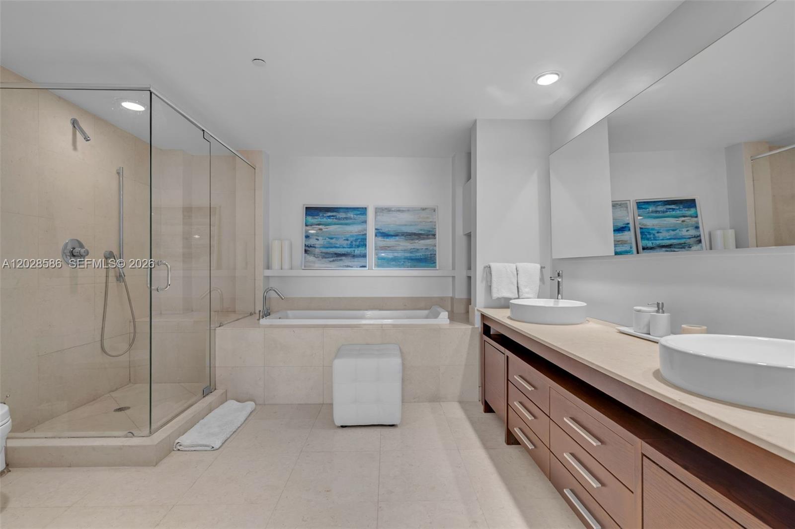 465 Brickell Ave # 2703