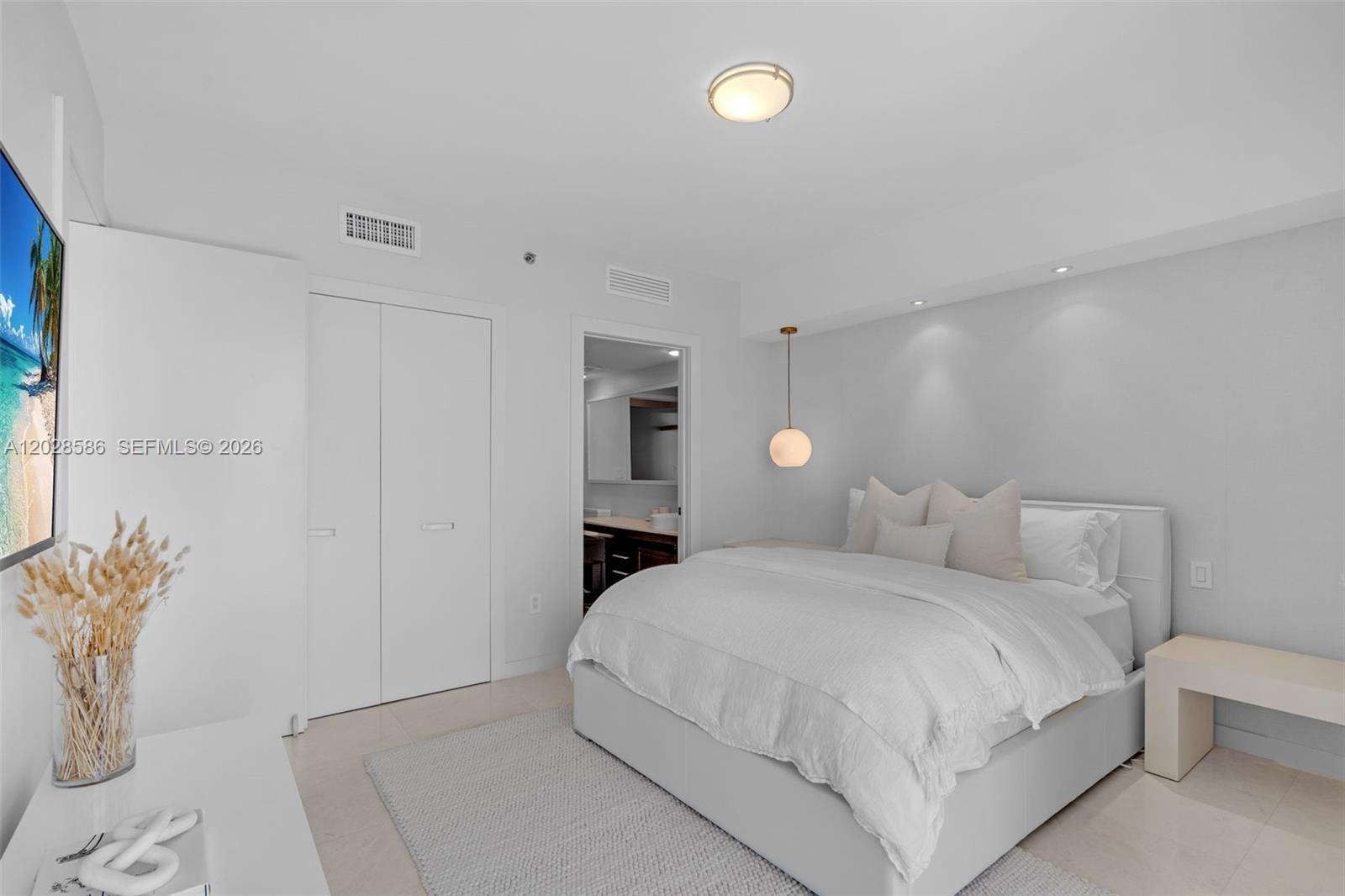 465 Brickell Ave # 2703