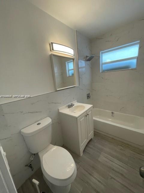 2048 NE 168th St # 3