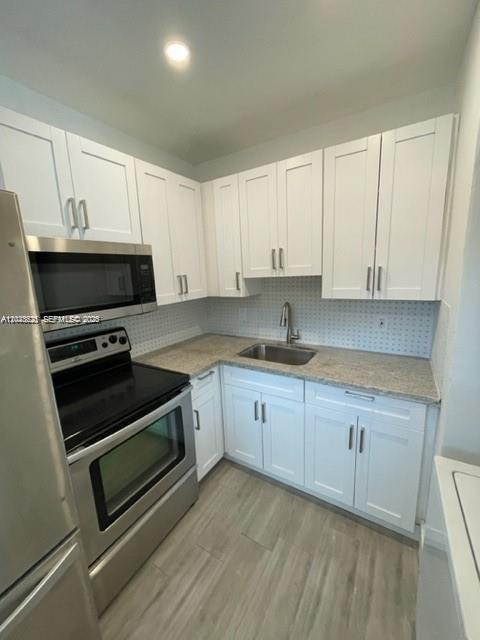 2048 NE 168th St # 3