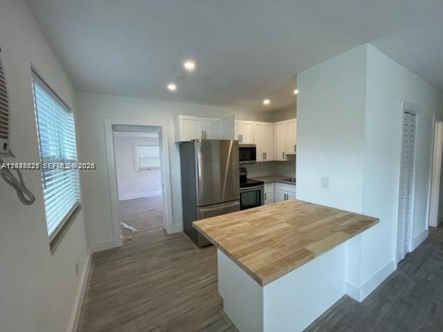 2048 NE 168th St # 3