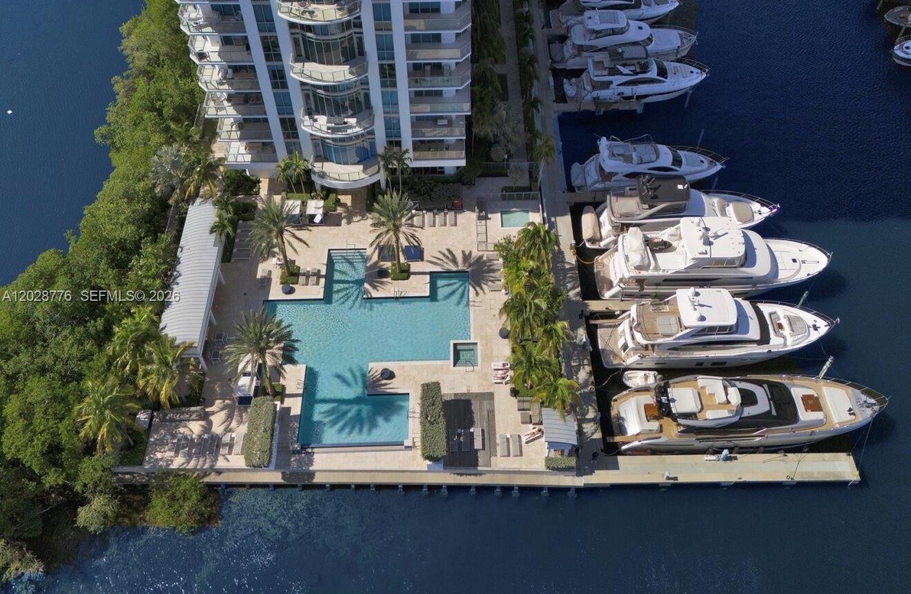 17111 Biscayne Blvd # 208
