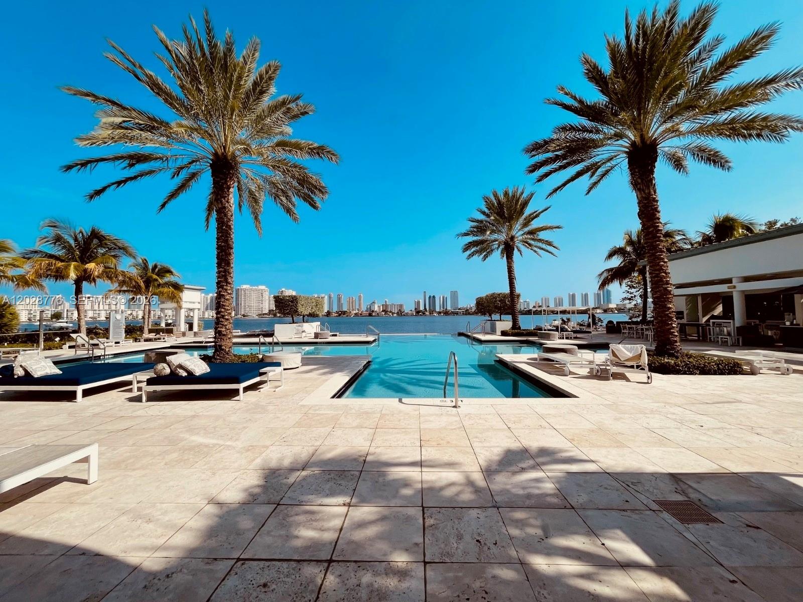 17111 Biscayne Blvd # 208
