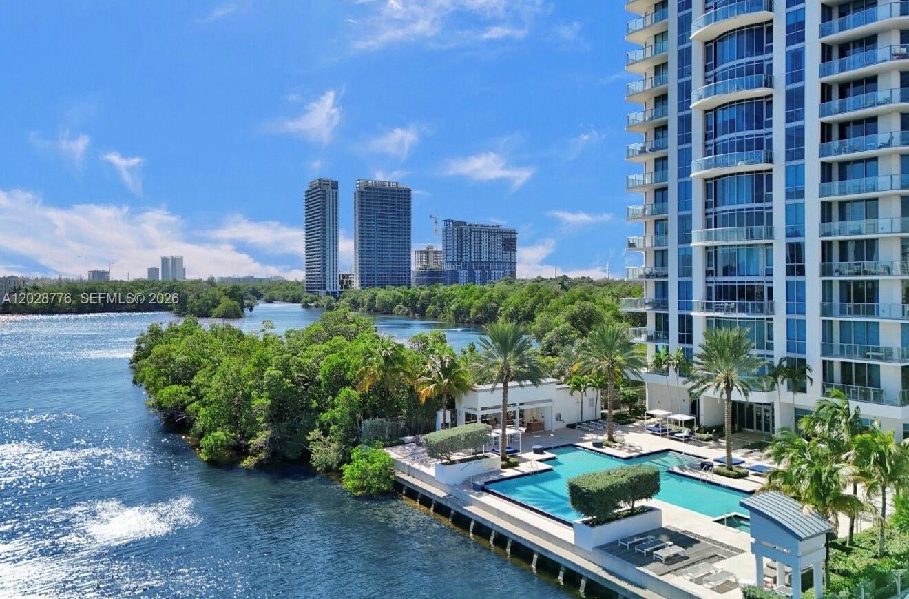 17111 Biscayne Blvd # 208