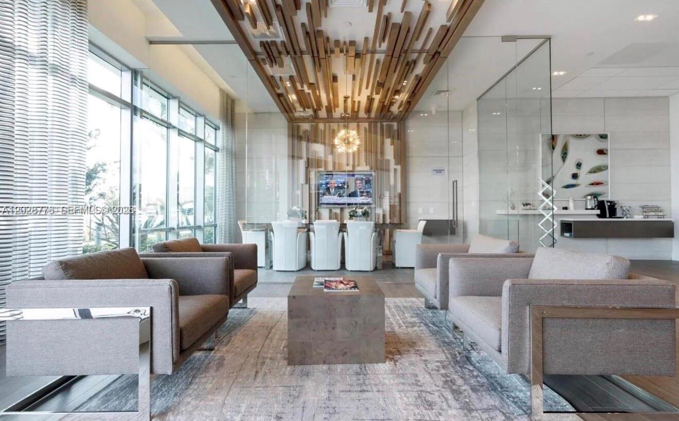17111 Biscayne Blvd # 208