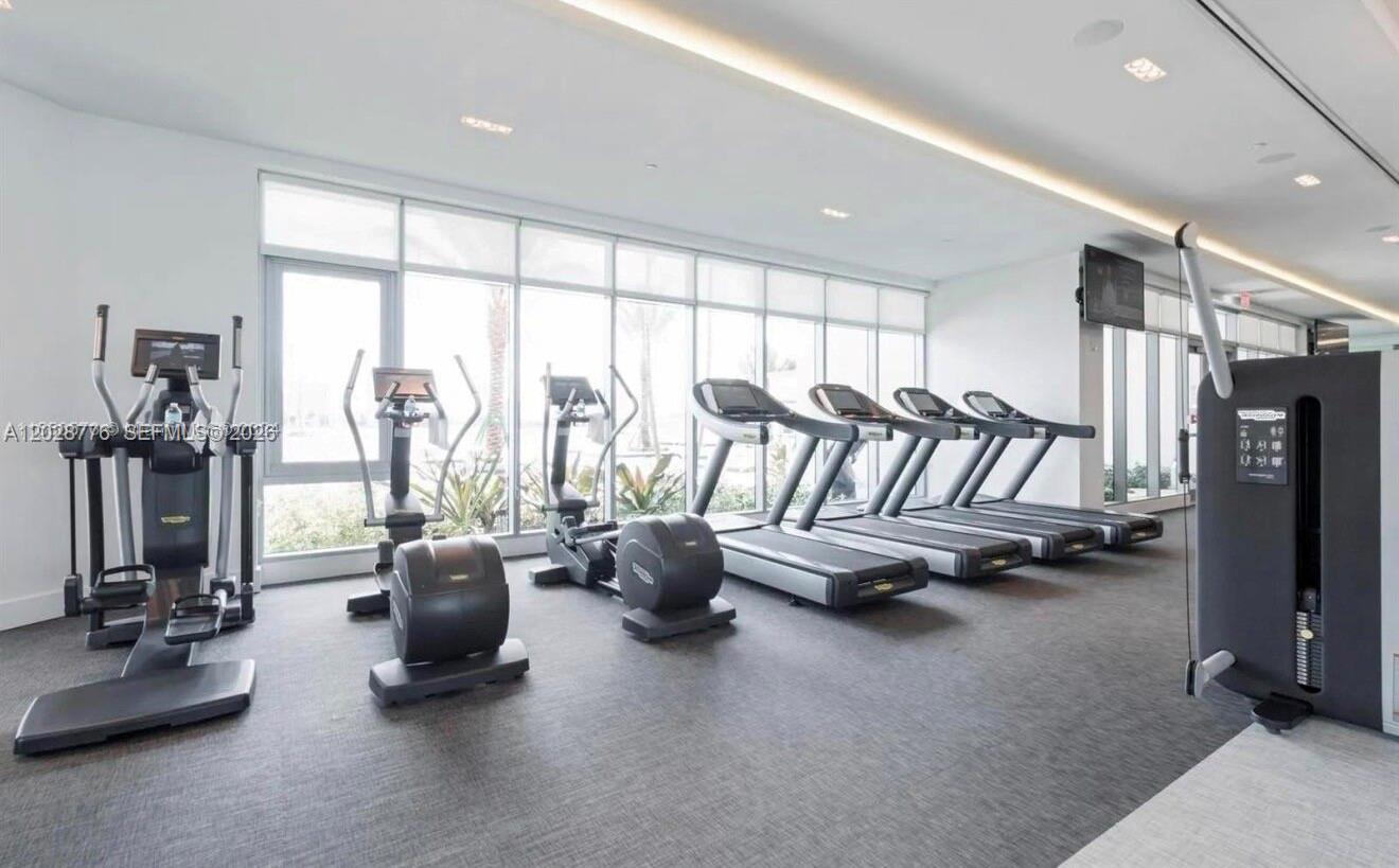 17111 Biscayne Blvd # 208