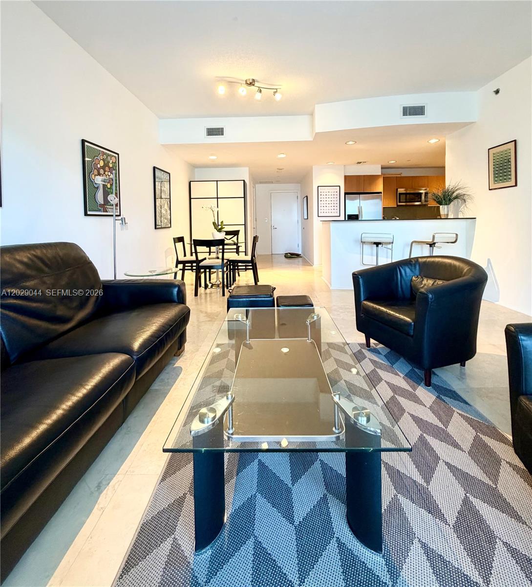 1060 Brickell Ave # 2003