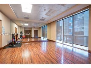 1060 Brickell Ave # 2003