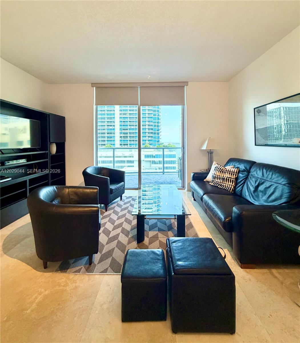 1060 Brickell Ave # 2003