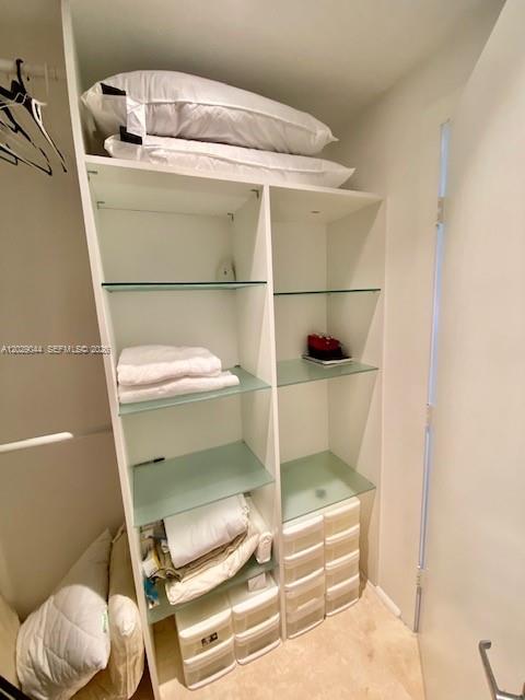 1060 Brickell Ave # 2003