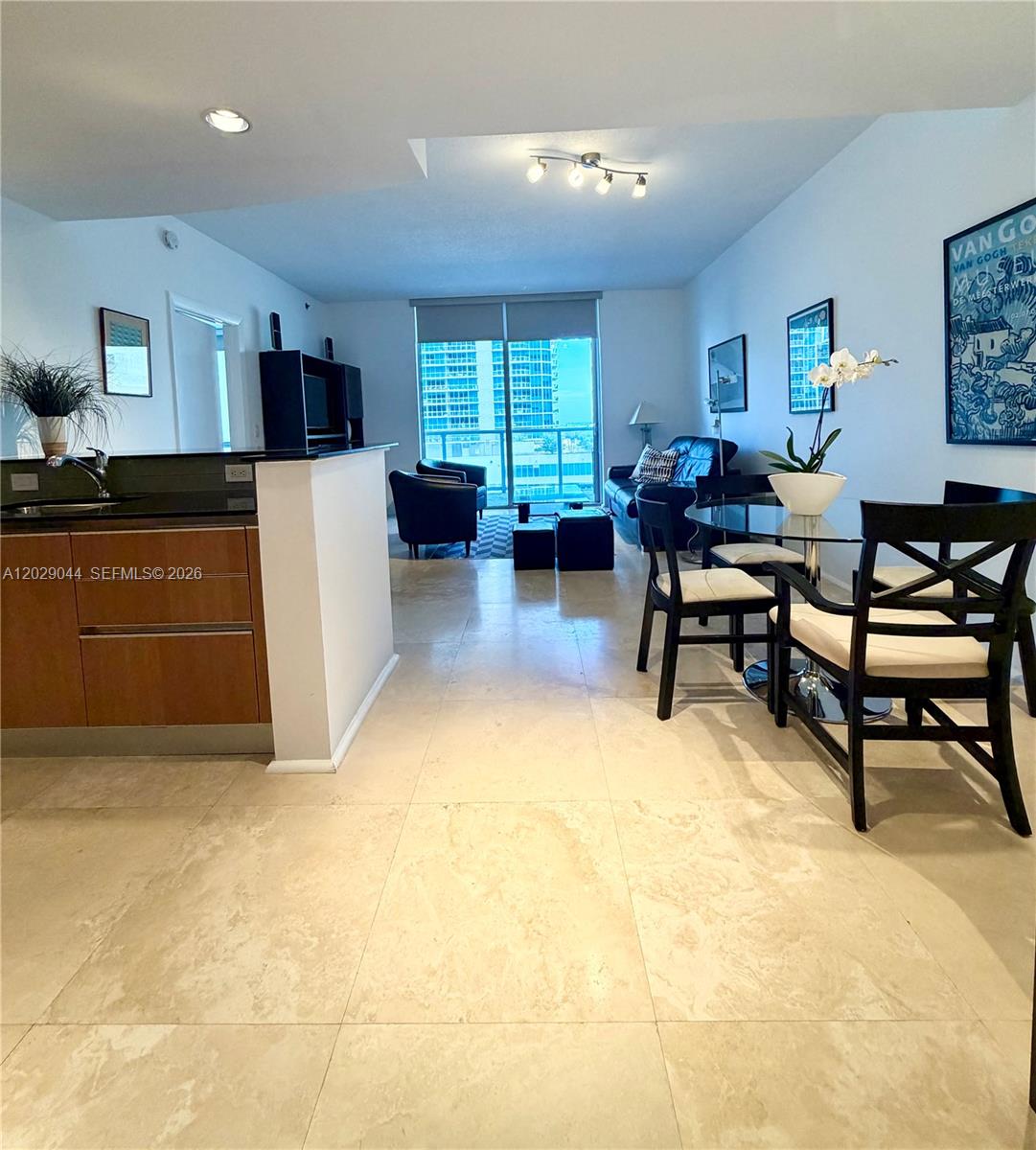 1060 Brickell Ave # 2003